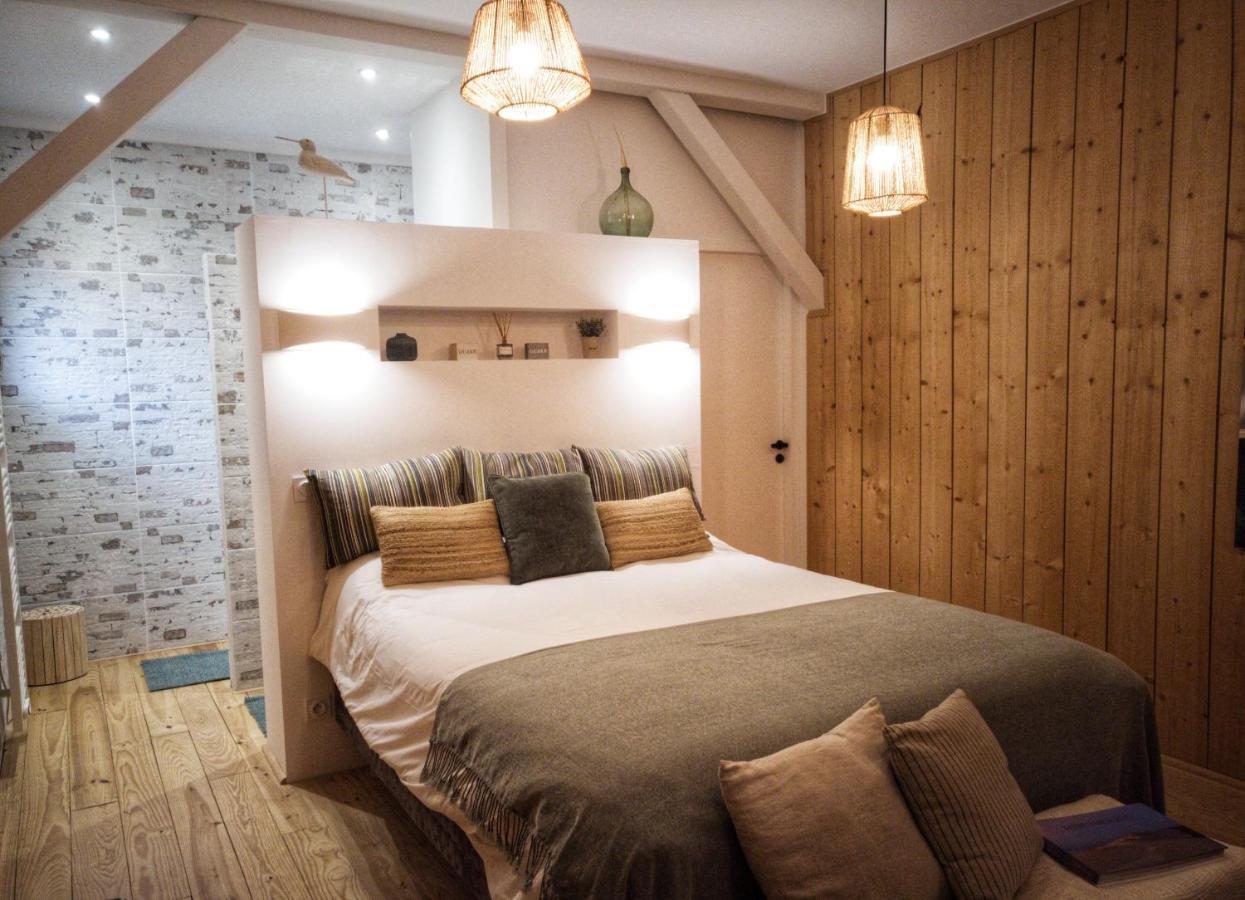 L'Essentiel Bed & Breakfast กูฌ็อง-เมสทราส ภายนอก รูปภาพ